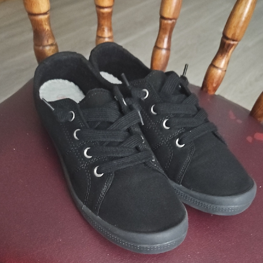 Black Casual Sneakers